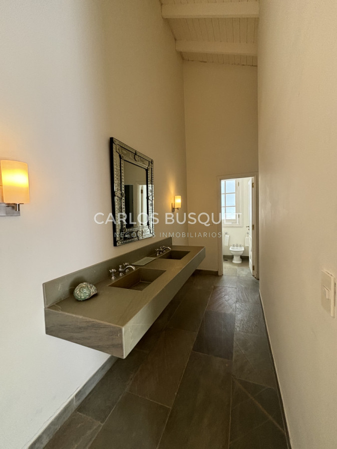 Casa ID.855 - Chacra en venta de 5 has, con espectacular casa de 5 dormitorios, en La Barra 