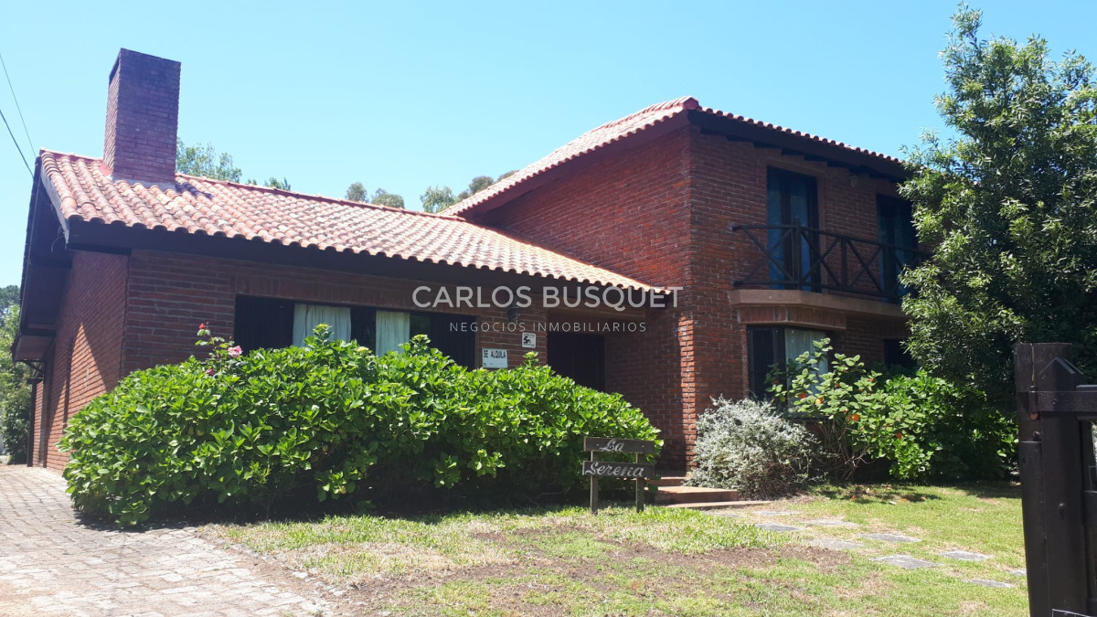 Casa en alquiler temporal de 4 dormitorios en San Rafael  - CBI871C