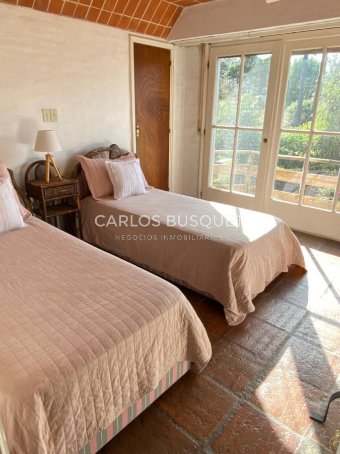 Casa ID.397 - Casa de 4 dormitorios en alquiler temporal en La Mansa, a dos cuadras de la playa!