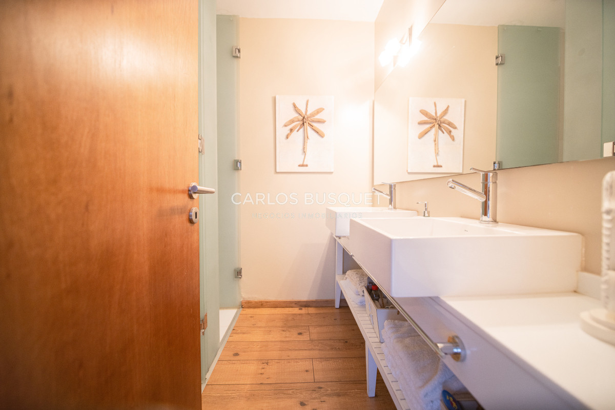 Casa ID.525 - Casa en venta de 4 dormitorios, en Barrio Cerrado en Rincon del Indio 