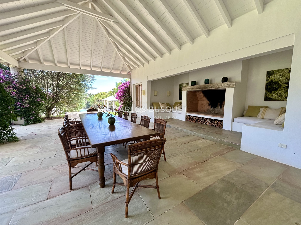 Casa ID.855 - Chacra en venta de 5 has, con espectacular casa de 5 dormitorios, en La Barra 