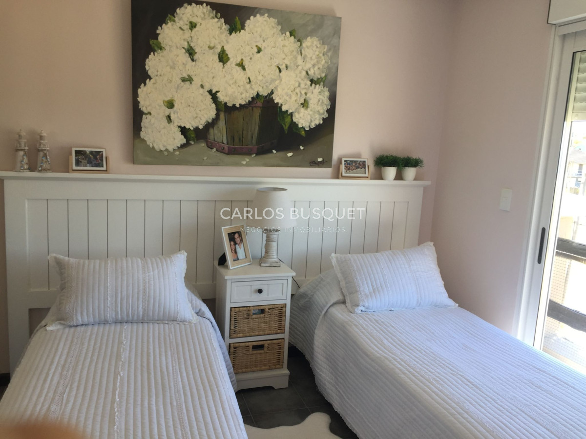 Casa ID.543 - Casa en venta de 4 dormitorios, en Punta Piedras
