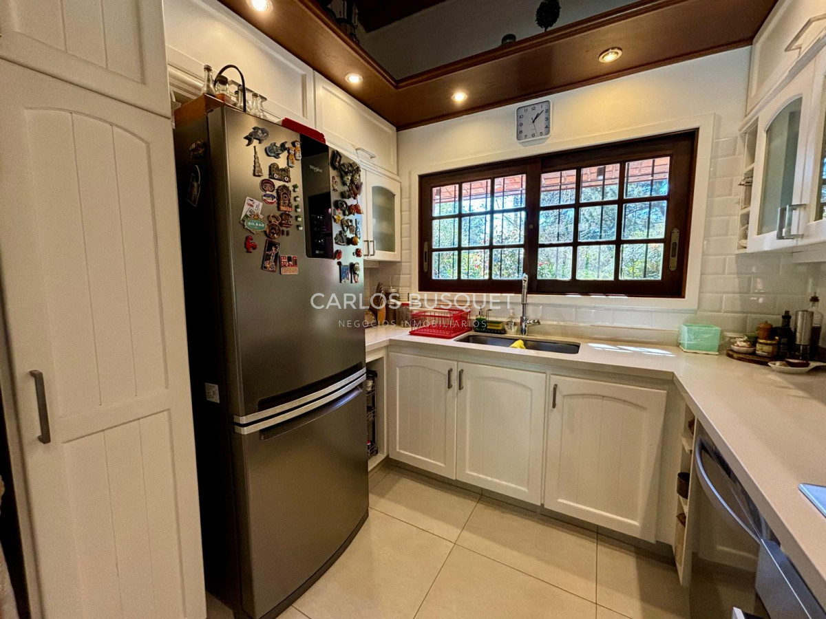 Casa ID.754 - Casa en venta de 4 dormitorios en San Rafael 