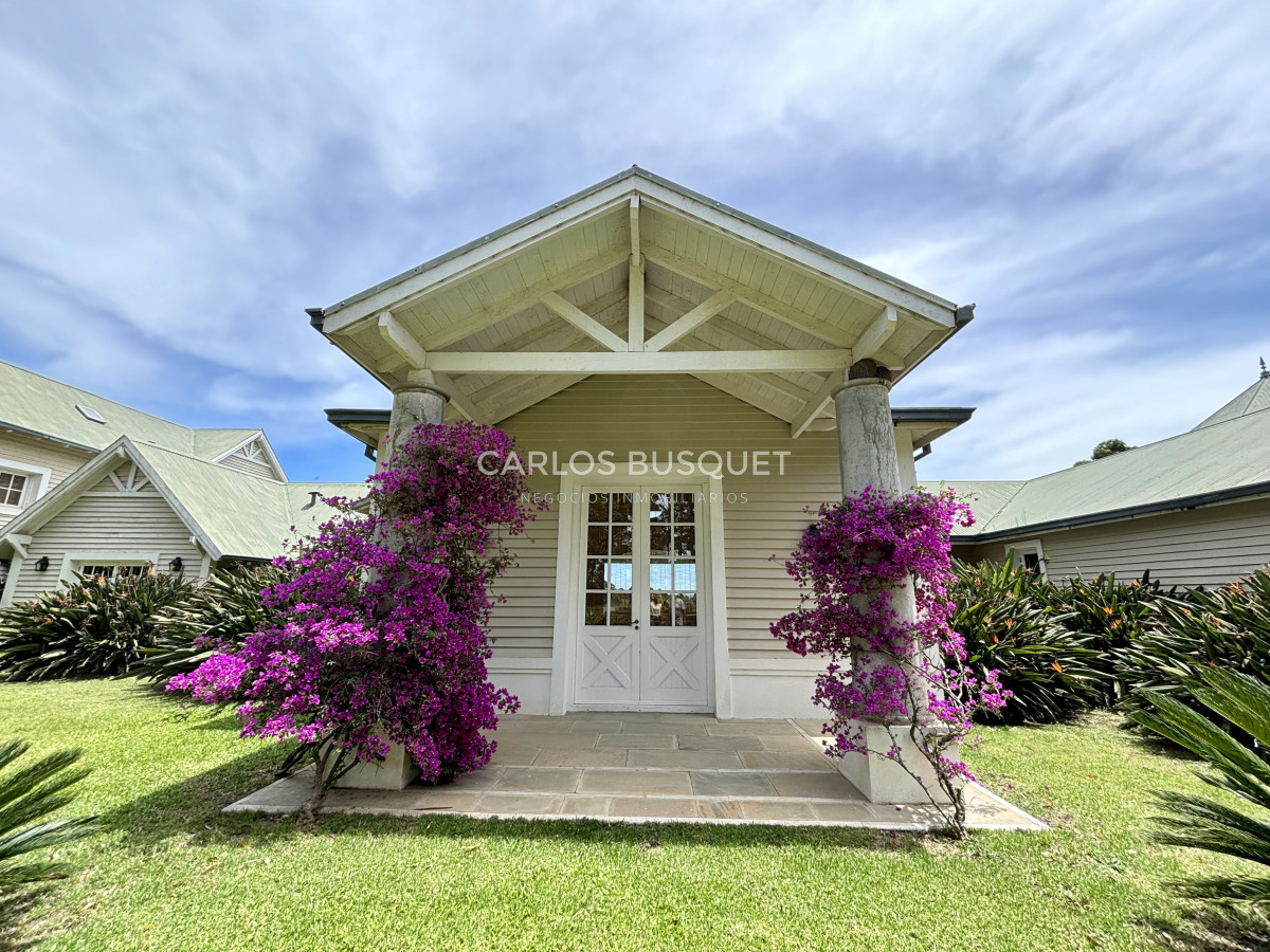 Casa ID.855 - Chacra en venta de 5 has, con espectacular casa de 5 dormitorios, en La Barra 