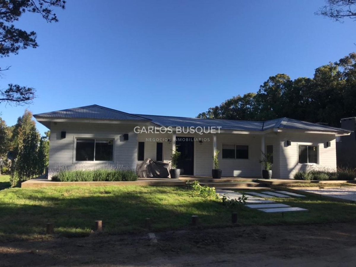 Casa ID.632 - Casa en venta de 4 dormitorios, en San Vicente