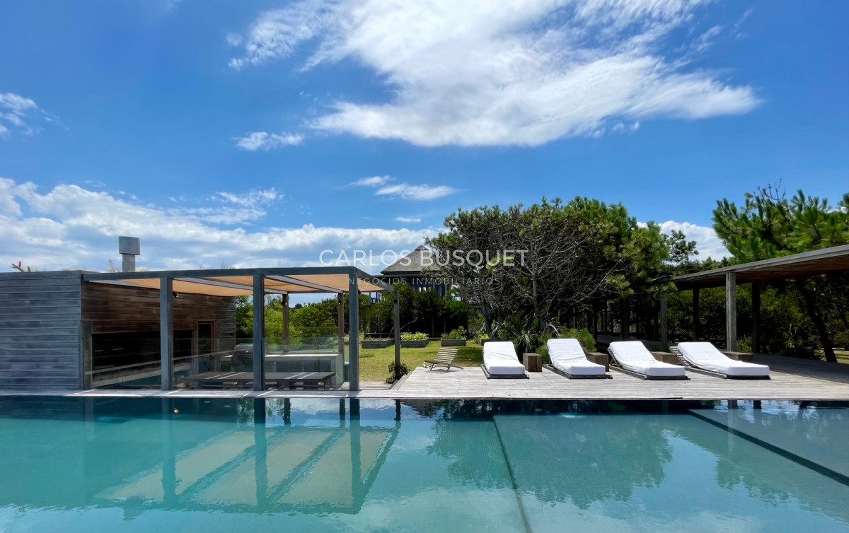 Casa ID.558 - Casa en venta, de 5 dormitorios, en San Antonio de La Pedrera, primera fila! 