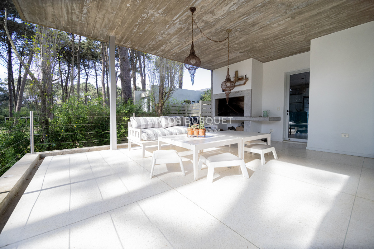 Casa ID.525 - Casa en venta de 4 dormitorios, en Barrio Cerrado en Rincon del Indio 