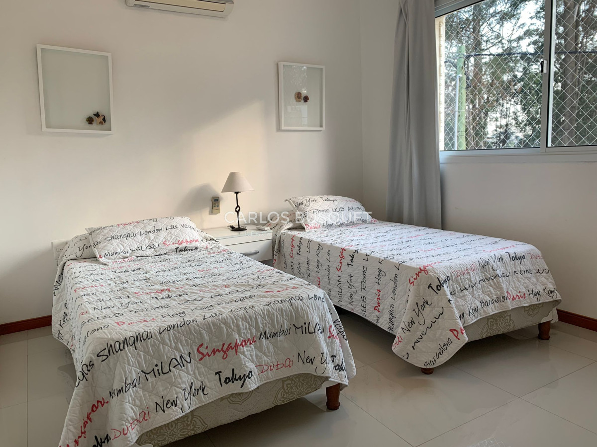 Casa ID.294 - Casa en venta de 4 dormitorios en Solanas 