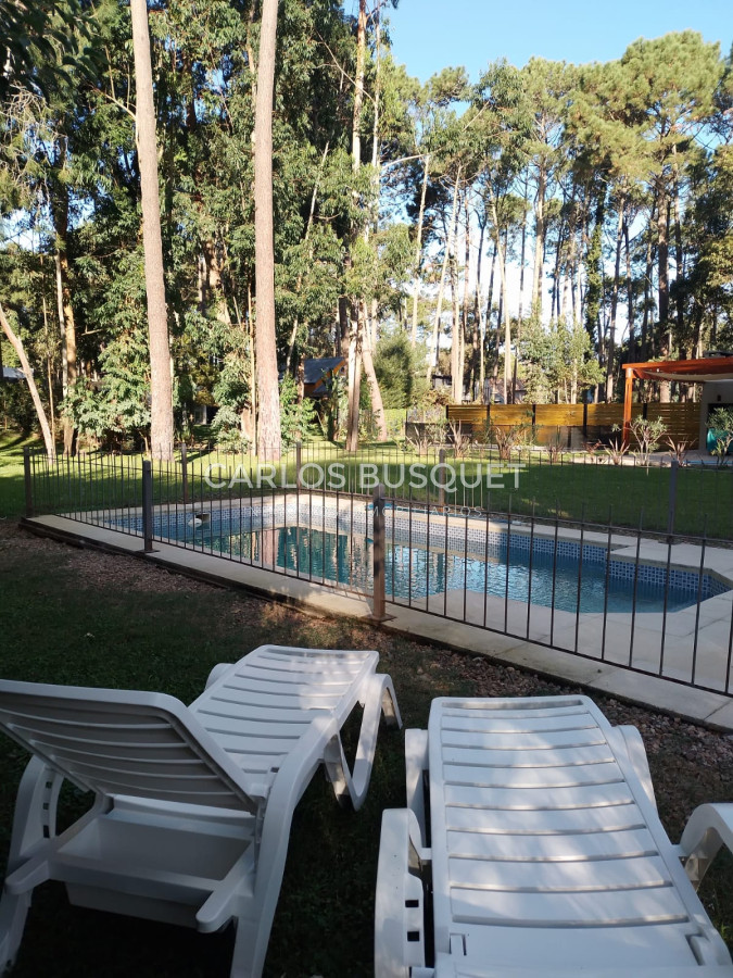 Casa ID.294 - Casa en venta de 4 dormitorios en Solanas 