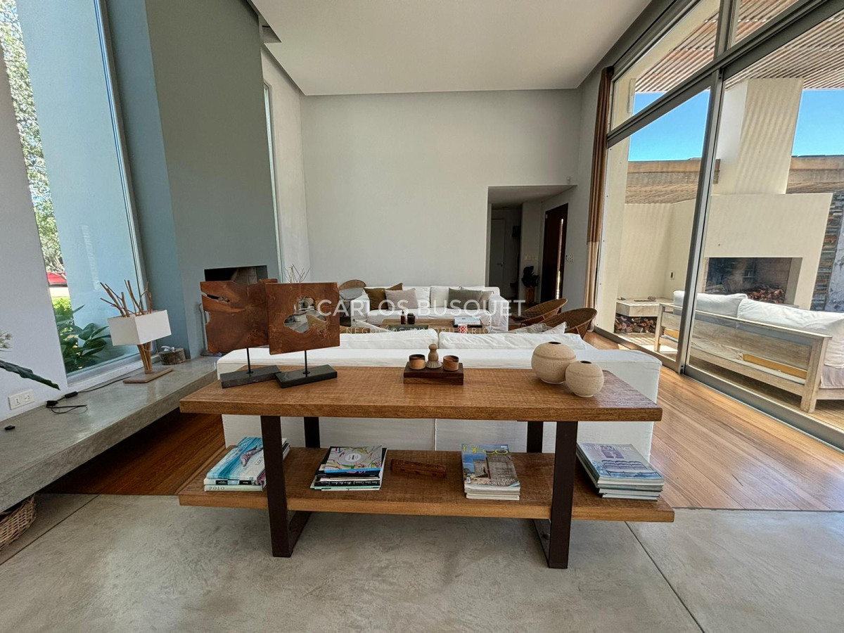 Casa ID.420 - Casa en alquiler, de 4 dormitorios, en Jose Ignacio, Club de Mar! 