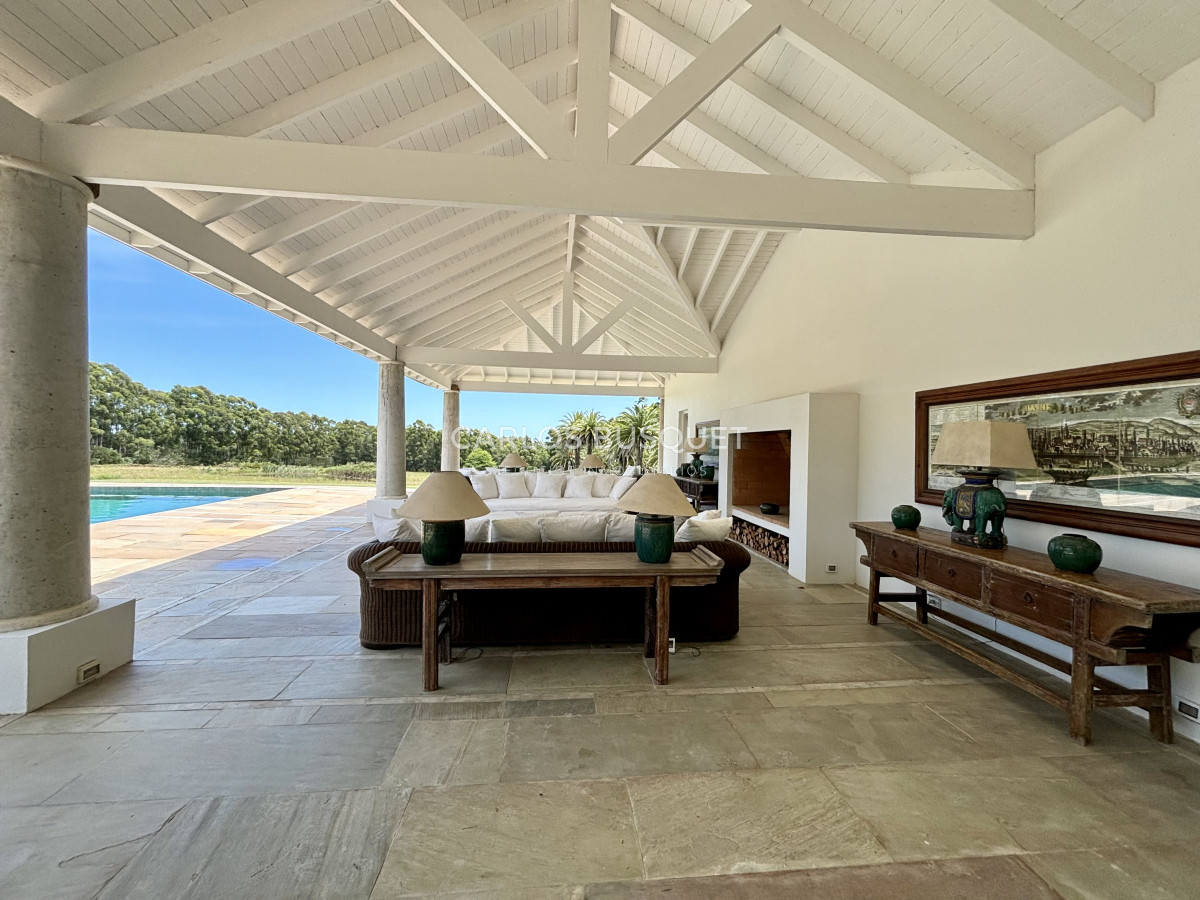 Casa ID.855 - Chacra en venta de 5 has, con espectacular casa de 5 dormitorios, en La Barra 