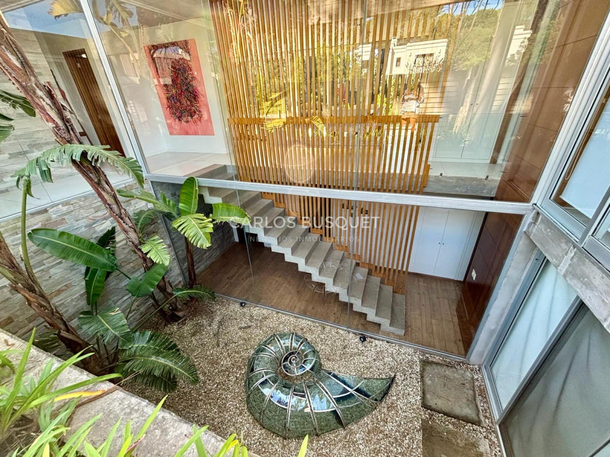 Casa ID.525 - Casa en venta de 4 dormitorios, en Barrio Cerrado en Rincon del Indio 
