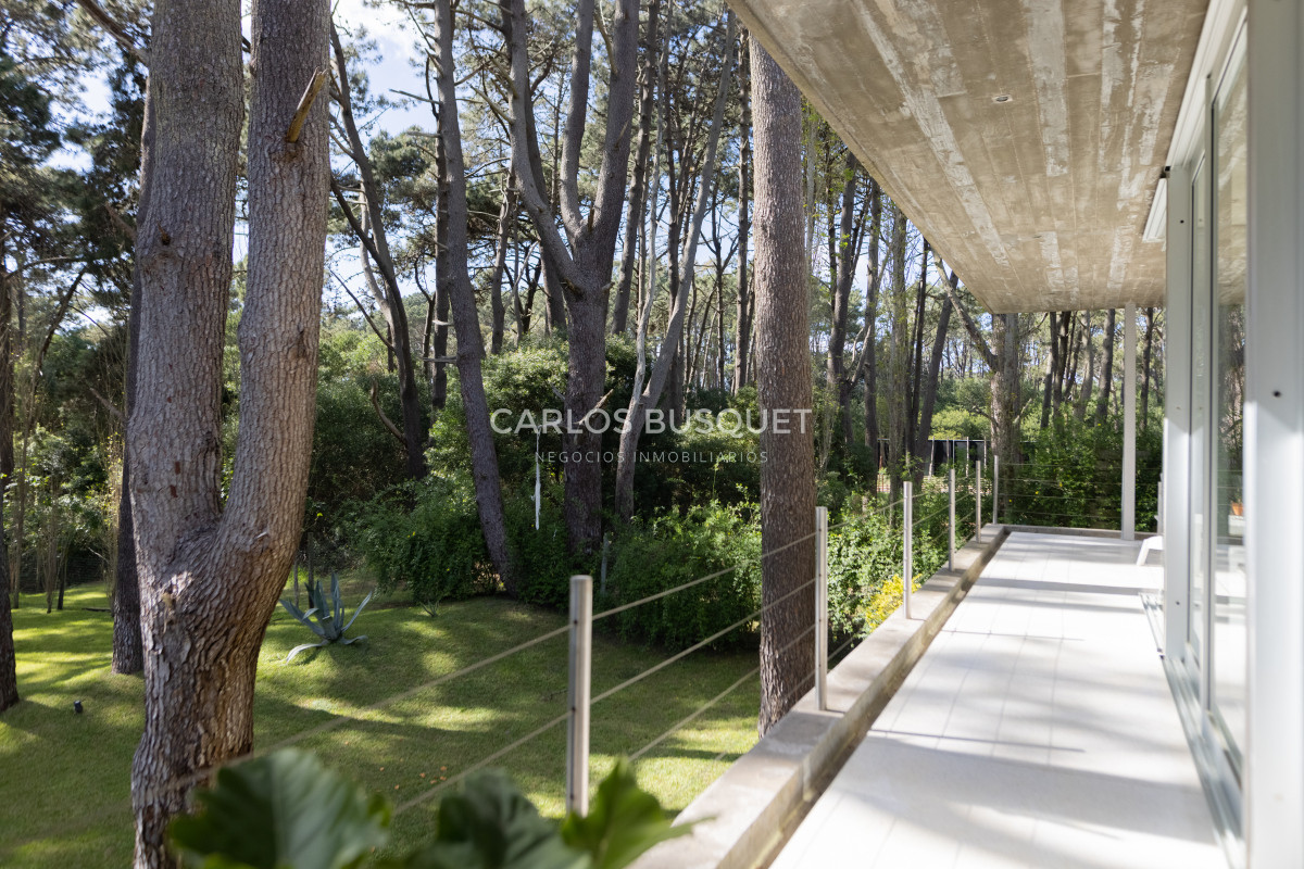 Casa ID.525 - Casa en venta de 4 dormitorios, en Barrio Cerrado en Rincon del Indio 