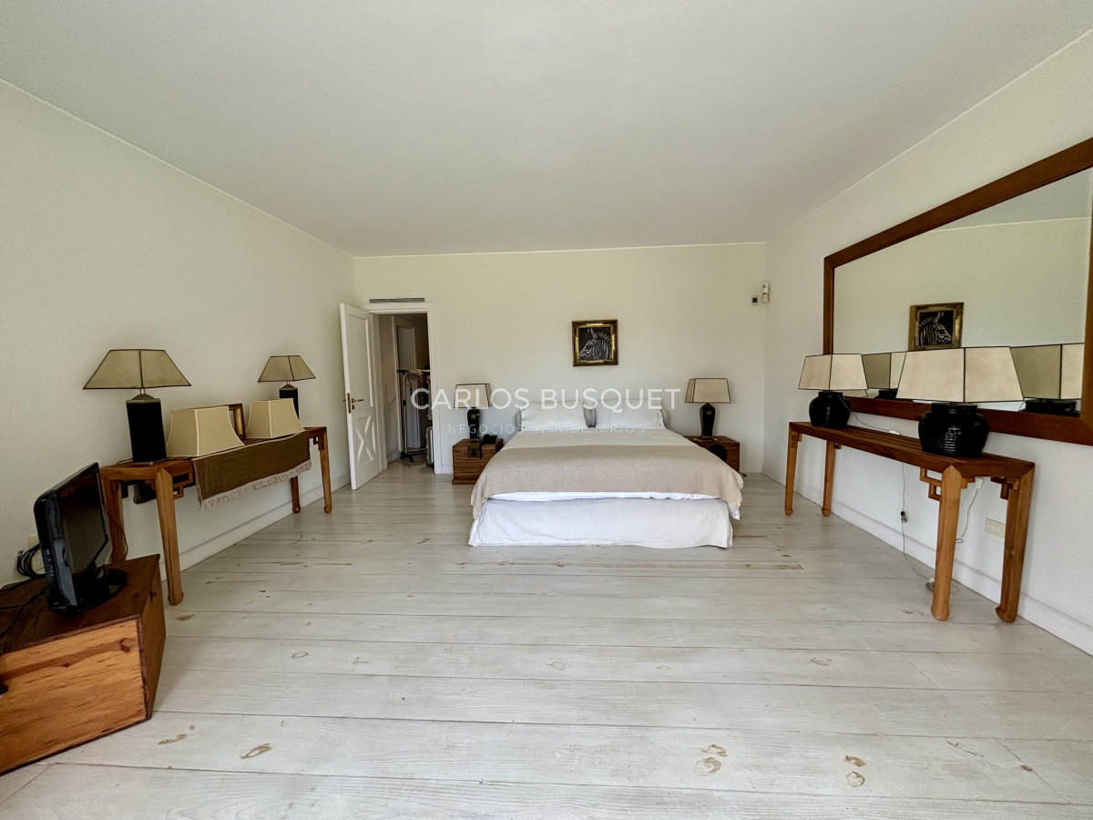 Casa ID.855 - Chacra en venta de 5 has, con espectacular casa de 5 dormitorios, en La Barra 