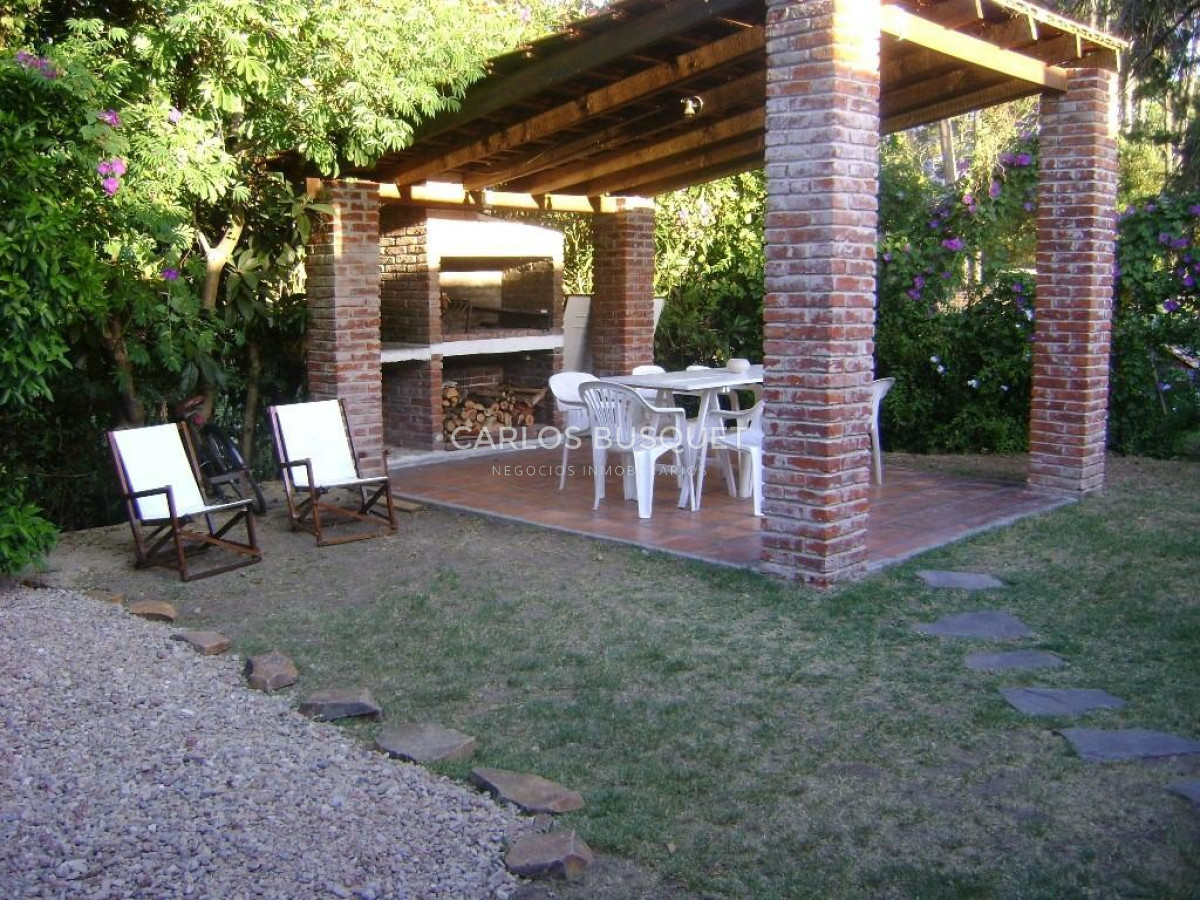 Casa ID.382 - Casa en alquiler temporal, de 3 dormitorios, en zona Cantegril! 