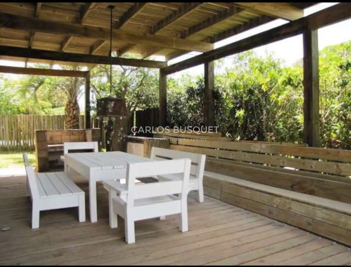 Casa ID.666 - Casa en alquiler de 4 dormitorios en Jose Ignacio 