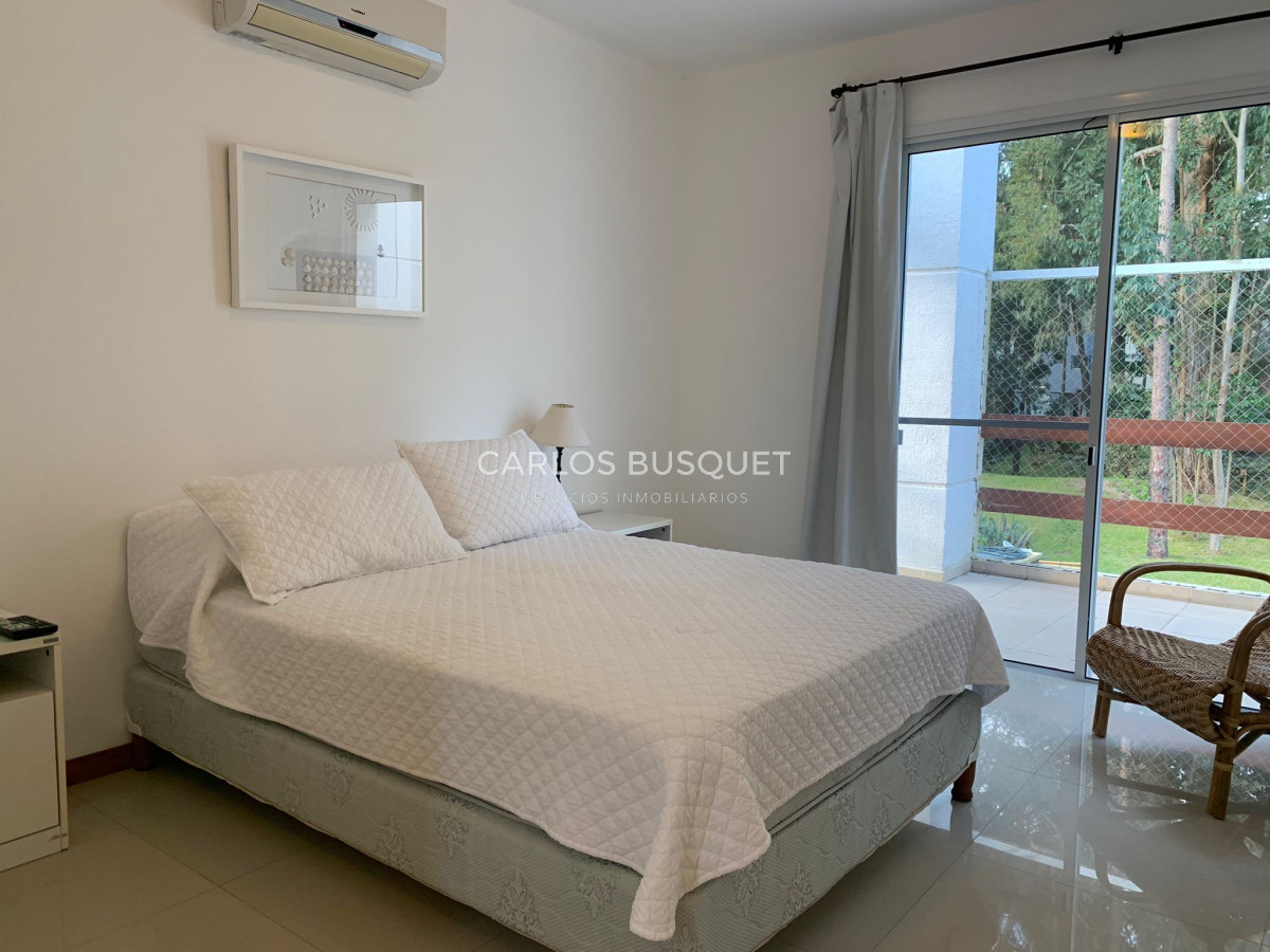 Casa ID.294 - Casa en venta de 4 dormitorios en Solanas 