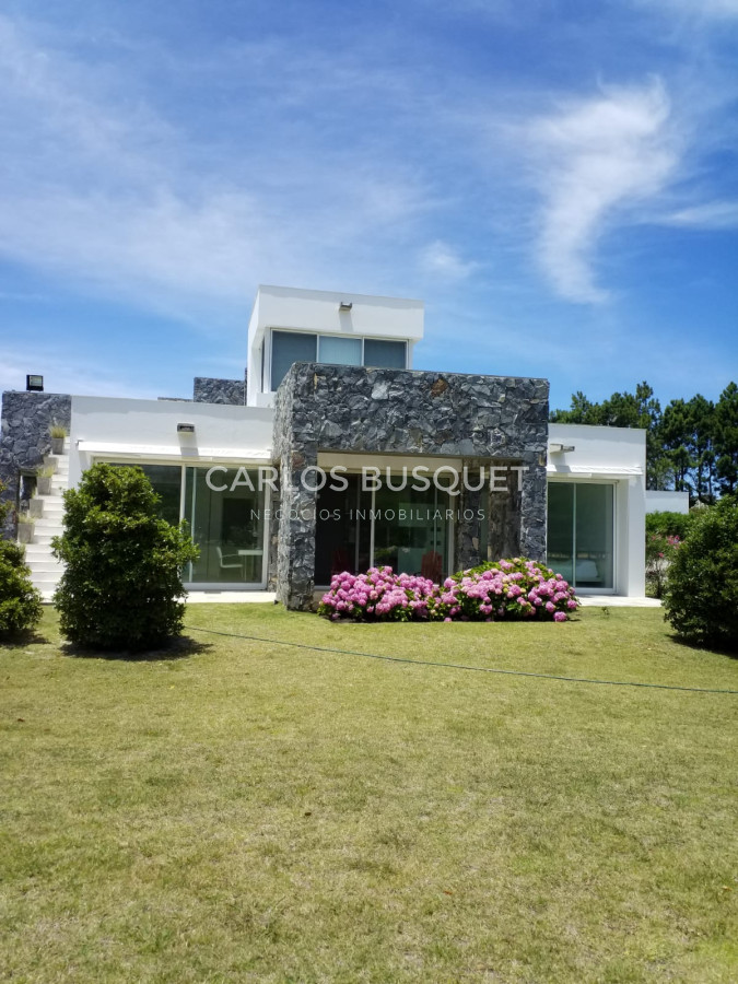 Casa ID.383 - Espectacular casa en venta en Mangrullos de Punta Piedras! 