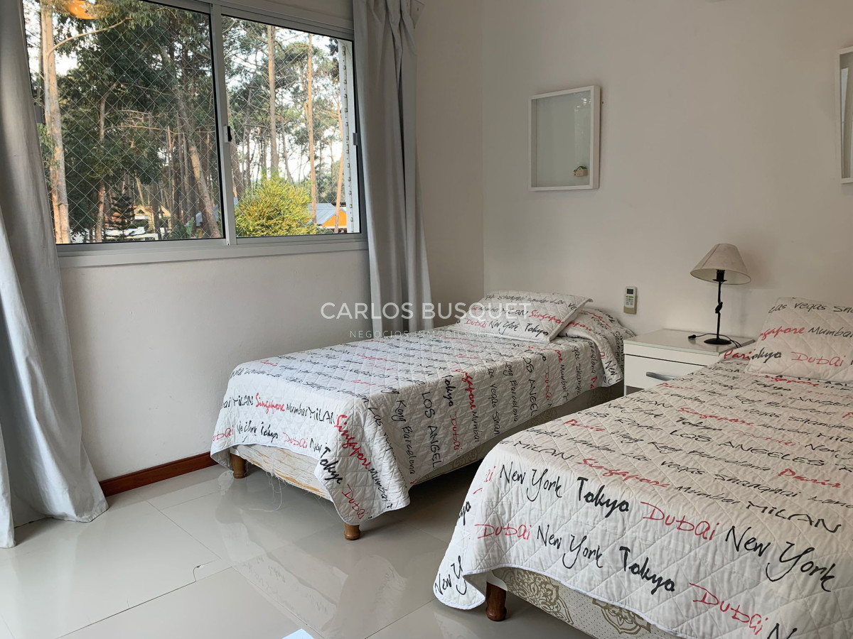 Casa ID.294 - Casa en venta de 4 dormitorios en Solanas 