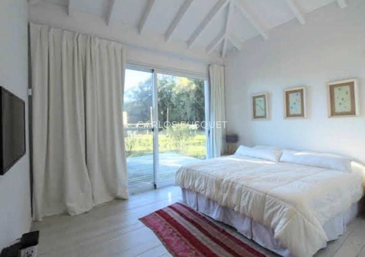 Casa ID.632 - Casa en venta de 4 dormitorios, en San Vicente
