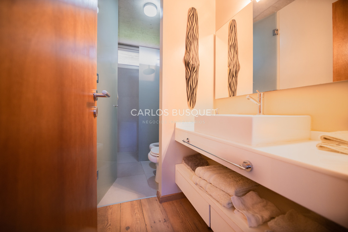 Casa ID.525 - Casa en venta de 4 dormitorios, en Barrio Cerrado en Rincon del Indio 