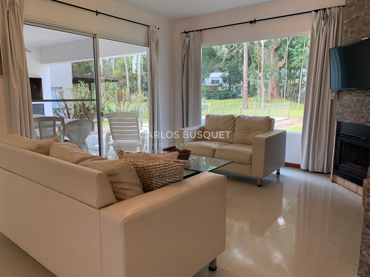 Casa ID.294 - Casa en venta de 4 dormitorios en Solanas 