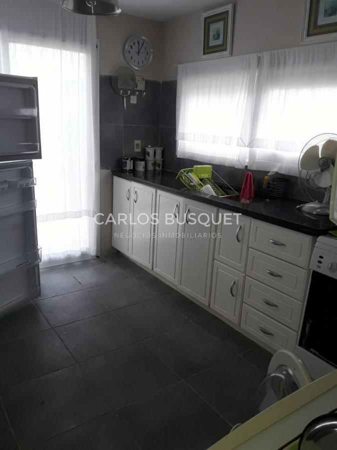 Casa ID.543 - Casa en venta de 4 dormitorios, en Punta Piedras