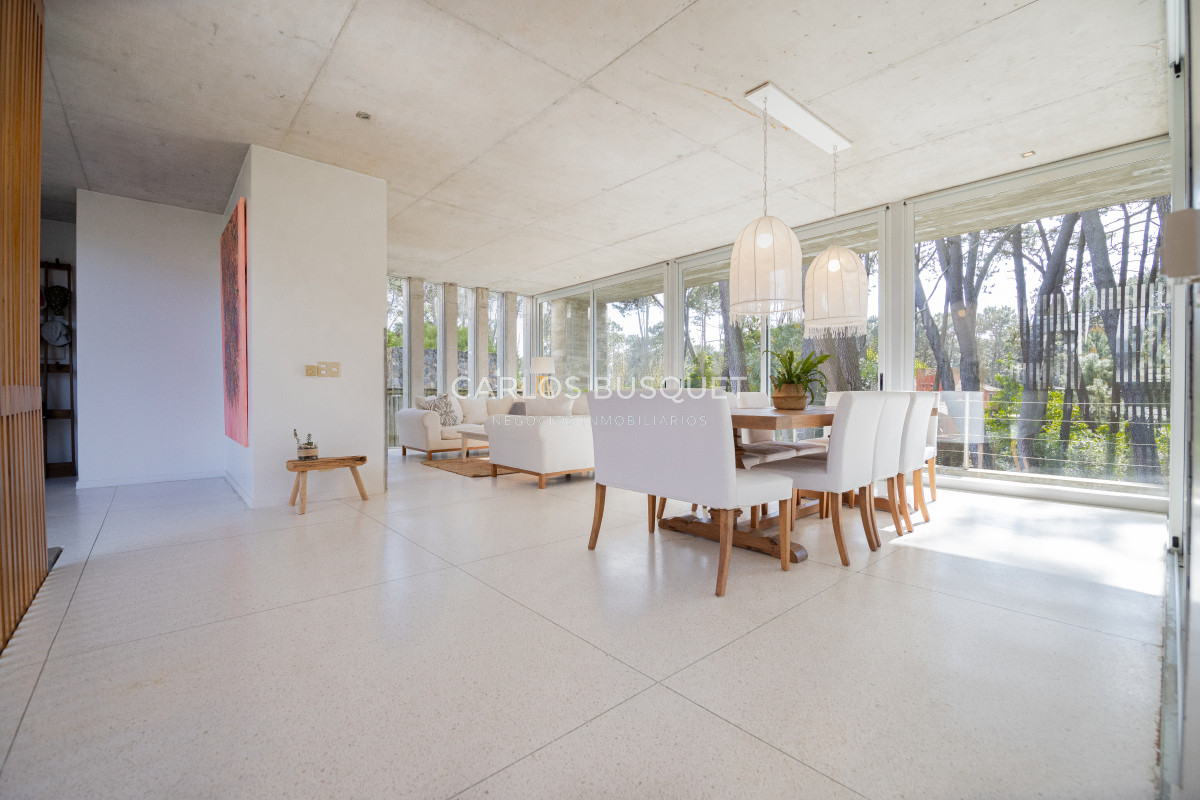 Casa ID.525 - Casa en venta de 4 dormitorios, en Barrio Cerrado en Rincon del Indio 