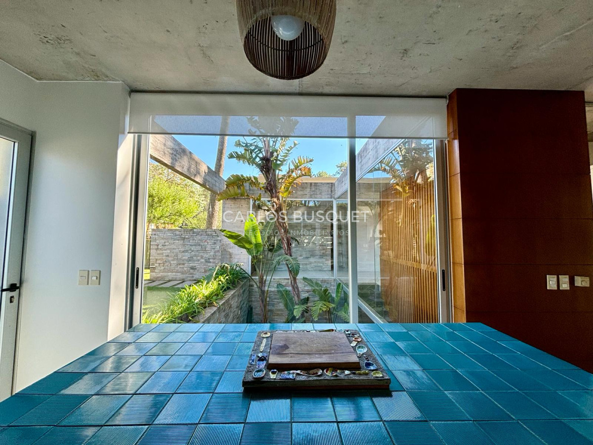 Casa ID.525 - Casa en venta de 4 dormitorios, en Barrio Cerrado en Rincon del Indio 