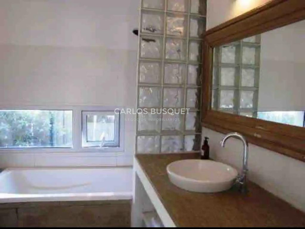 Casa ID.666 - Casa en alquiler de 4 dormitorios en Jose Ignacio 
