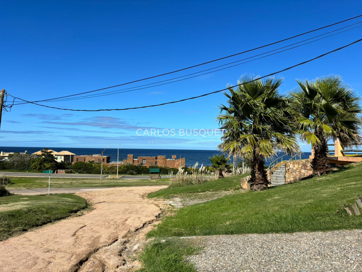 Casa ID.543 - Casa en venta de 4 dormitorios, en Punta Piedras