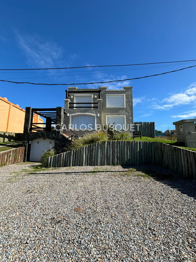 Casa ID.543 - Casa en venta de 4 dormitorios, en Punta Piedras
