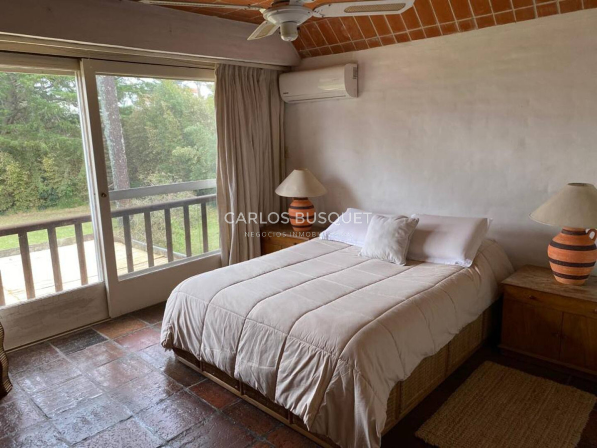 Casa ID.397 - Casa de 4 dormitorios en alquiler temporal en La Mansa, a dos cuadras de la playa!
