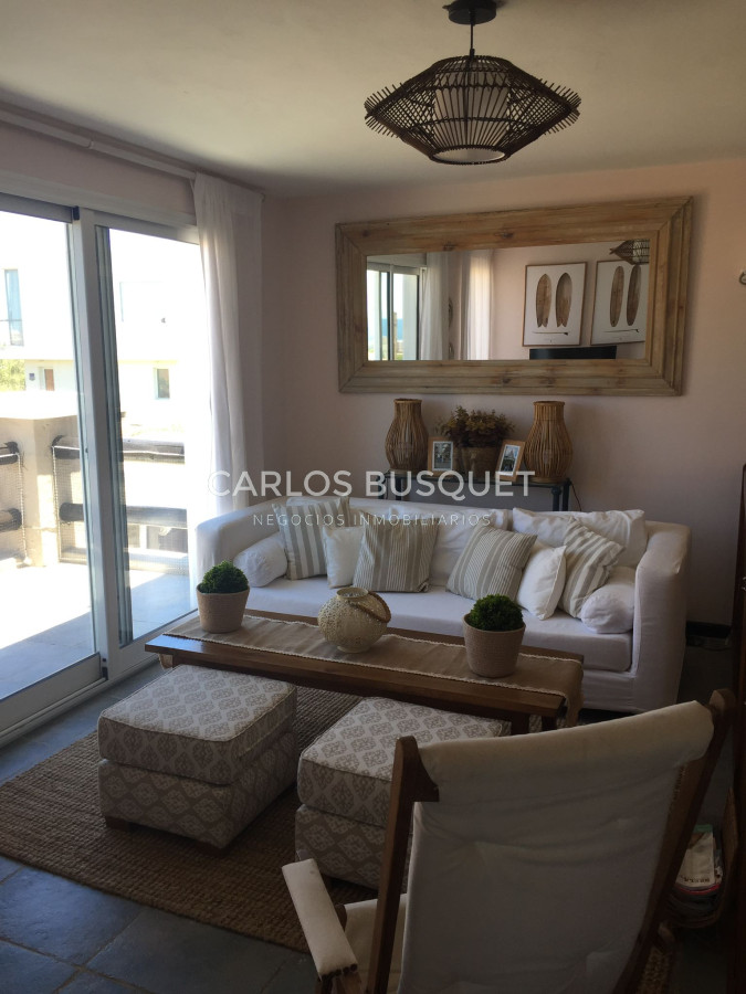Casa ID.543 - Casa en venta de 4 dormitorios, en Punta Piedras