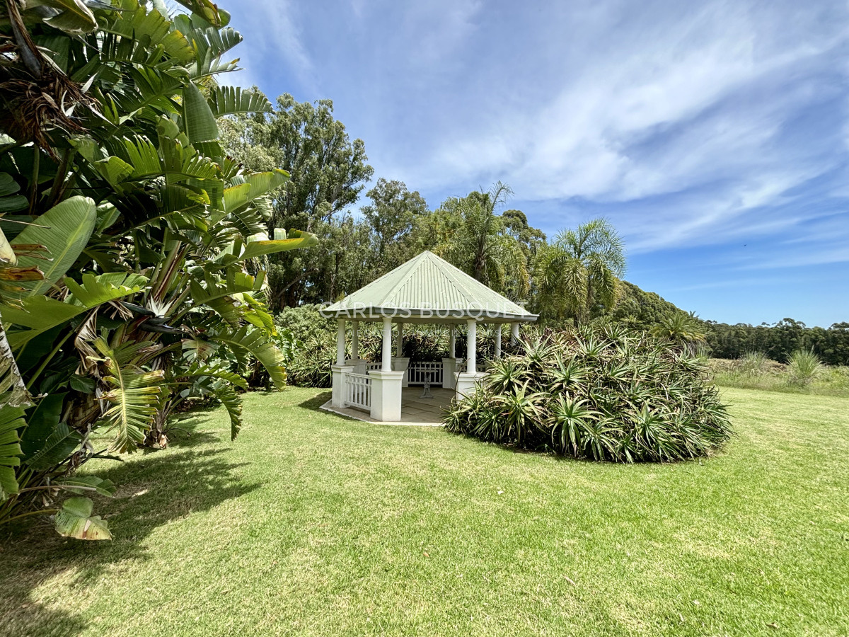 Casa ID.855 - Chacra en venta de 5 has, con espectacular casa de 5 dormitorios, en La Barra 