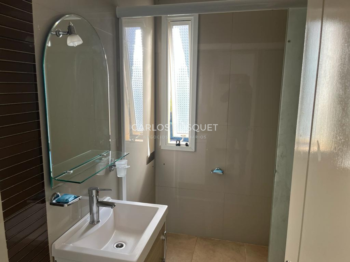 Casa ID.294 - Casa en venta de 4 dormitorios en Solanas 