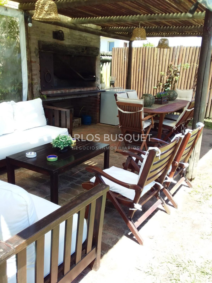 Casa ID.543 - Casa en venta de 4 dormitorios, en Punta Piedras