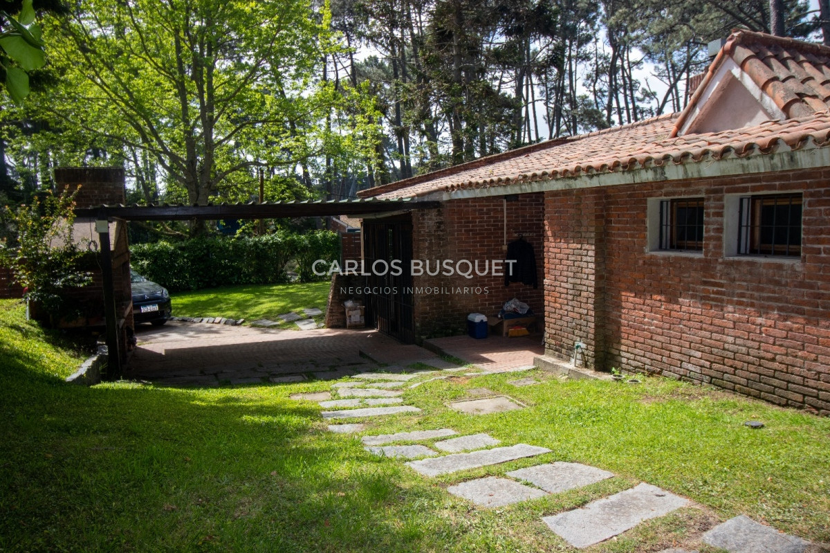 Casa ID.702 - Casa en alquiler temporario de 3 dormitorios, en barrio Cantegril 