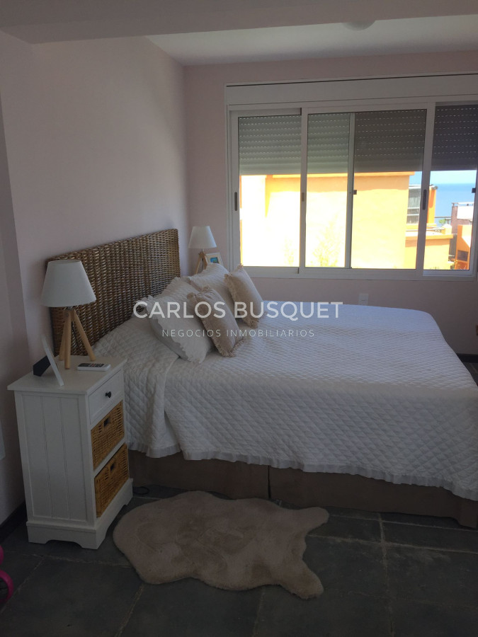 Casa ID.543 - Casa en venta de 4 dormitorios, en Punta Piedras