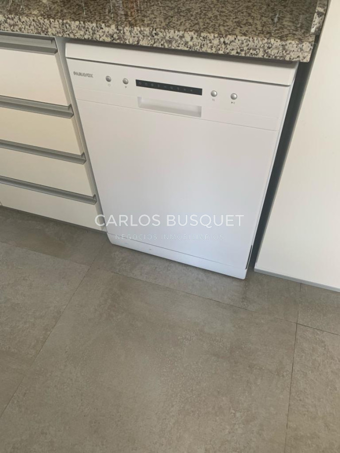 Casa ID.1211 - Casa de 4 dormitorios en alquiler temporal, en barrio privado La Residence