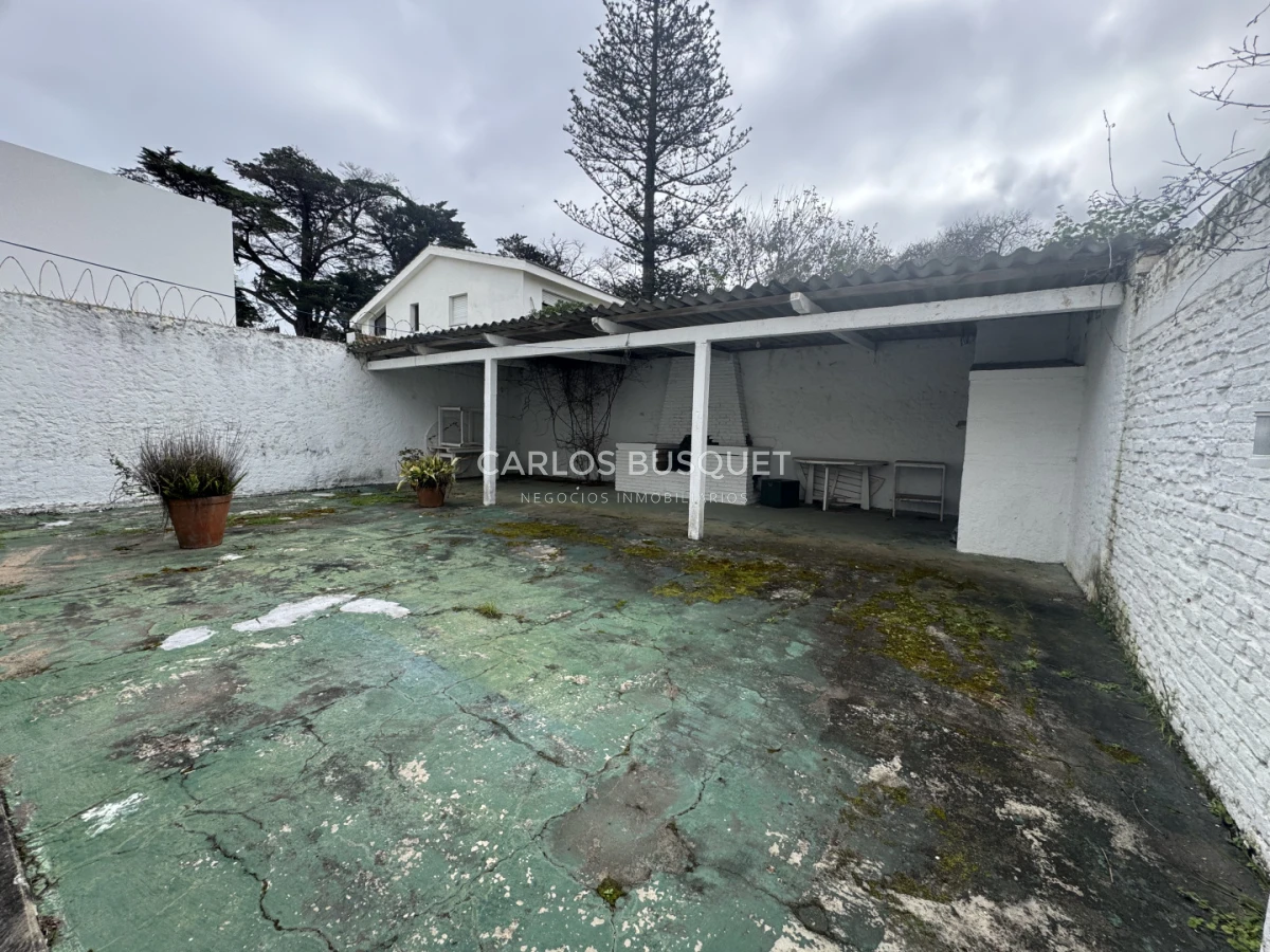 Casa ID.1790 - Casa en venta frente al mar playa Brava