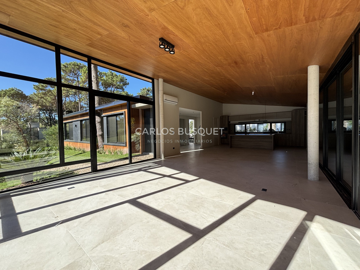 Casa ID.891 - Casa en venta de 4 dormitorios, en Rincon del Indio 