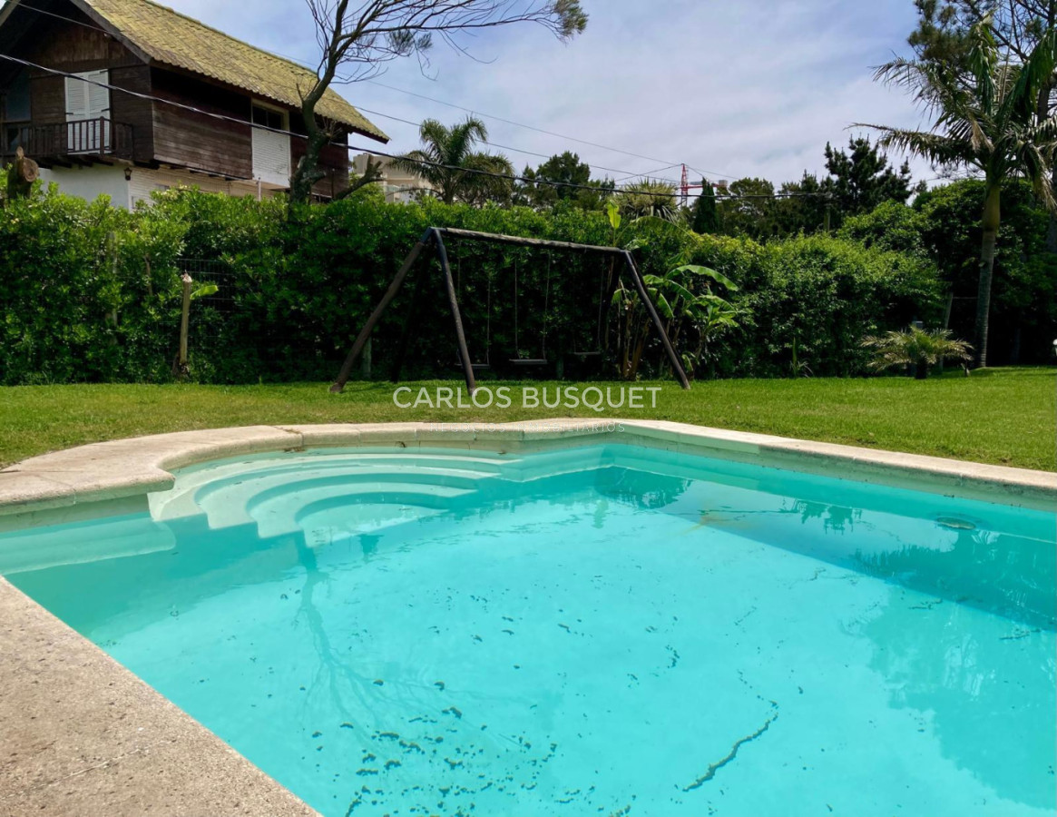 Casa ID.1784 - Alquiler temporal casa en Playa Mansa, Punta Del Este 4 dormitorios