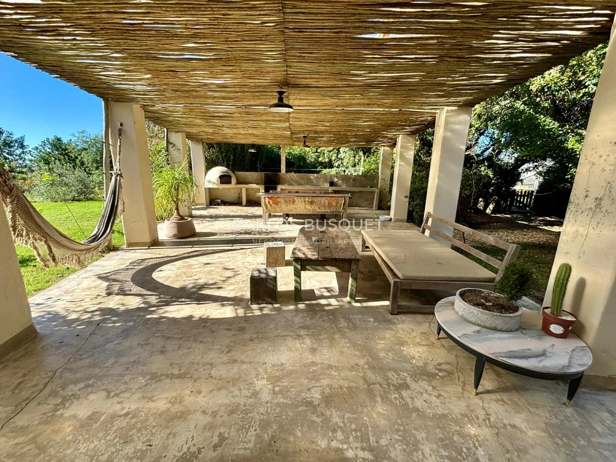 Casa ID.419 - Chacra en venta con casa de 4 dormitorios, en Camino Medellin.