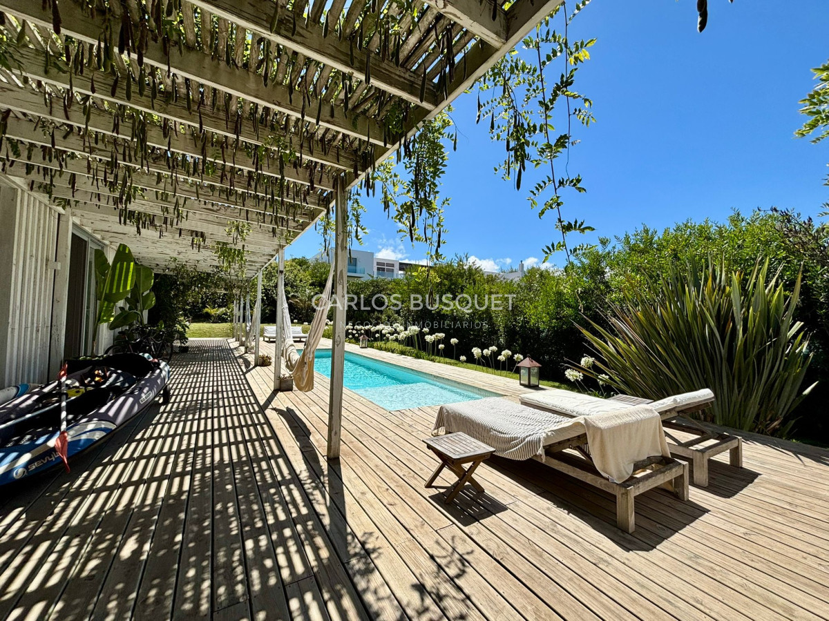 Casa ID.893 - Casa en alquiler temporal en de 4 dormitorios en Club de Mar, Jose Ignacio 