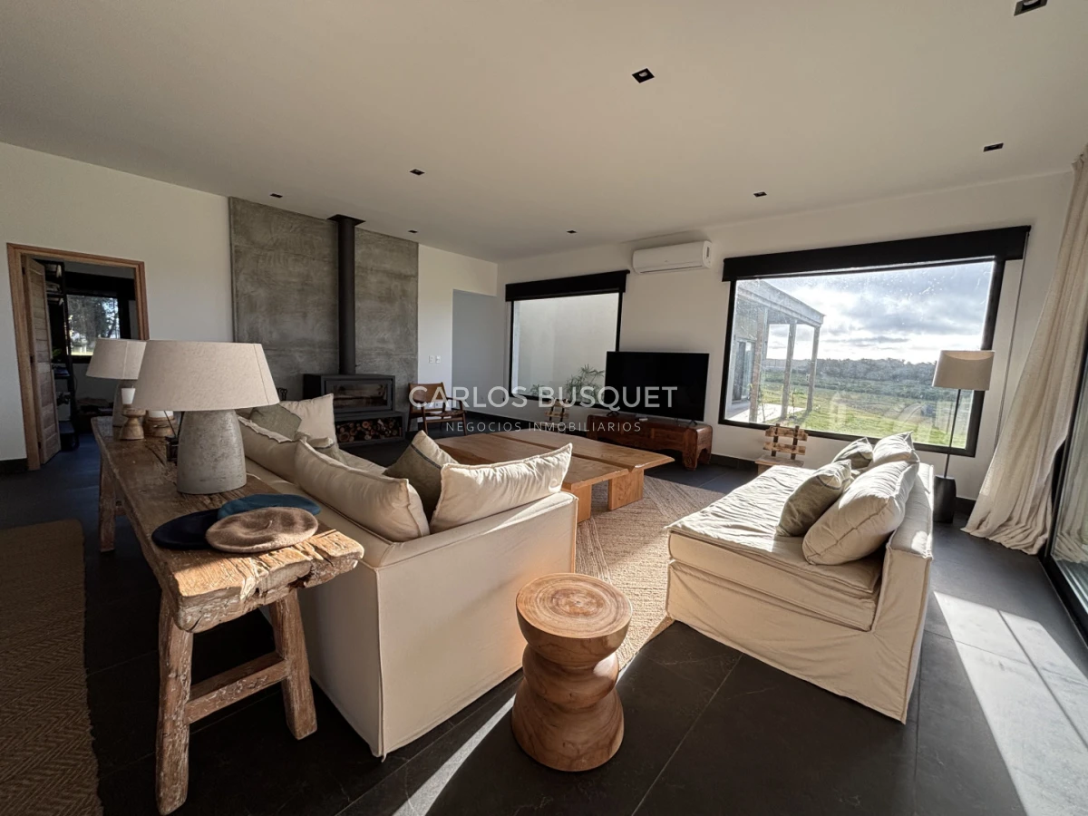 Casa ID.1296 - Chacra en alquiler temporal de 5 dormitorios, en Camino Medellin