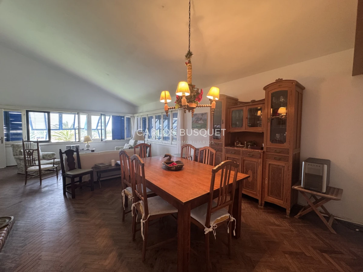 Casa ID.1790 - Casa en venta frente al mar playa Brava