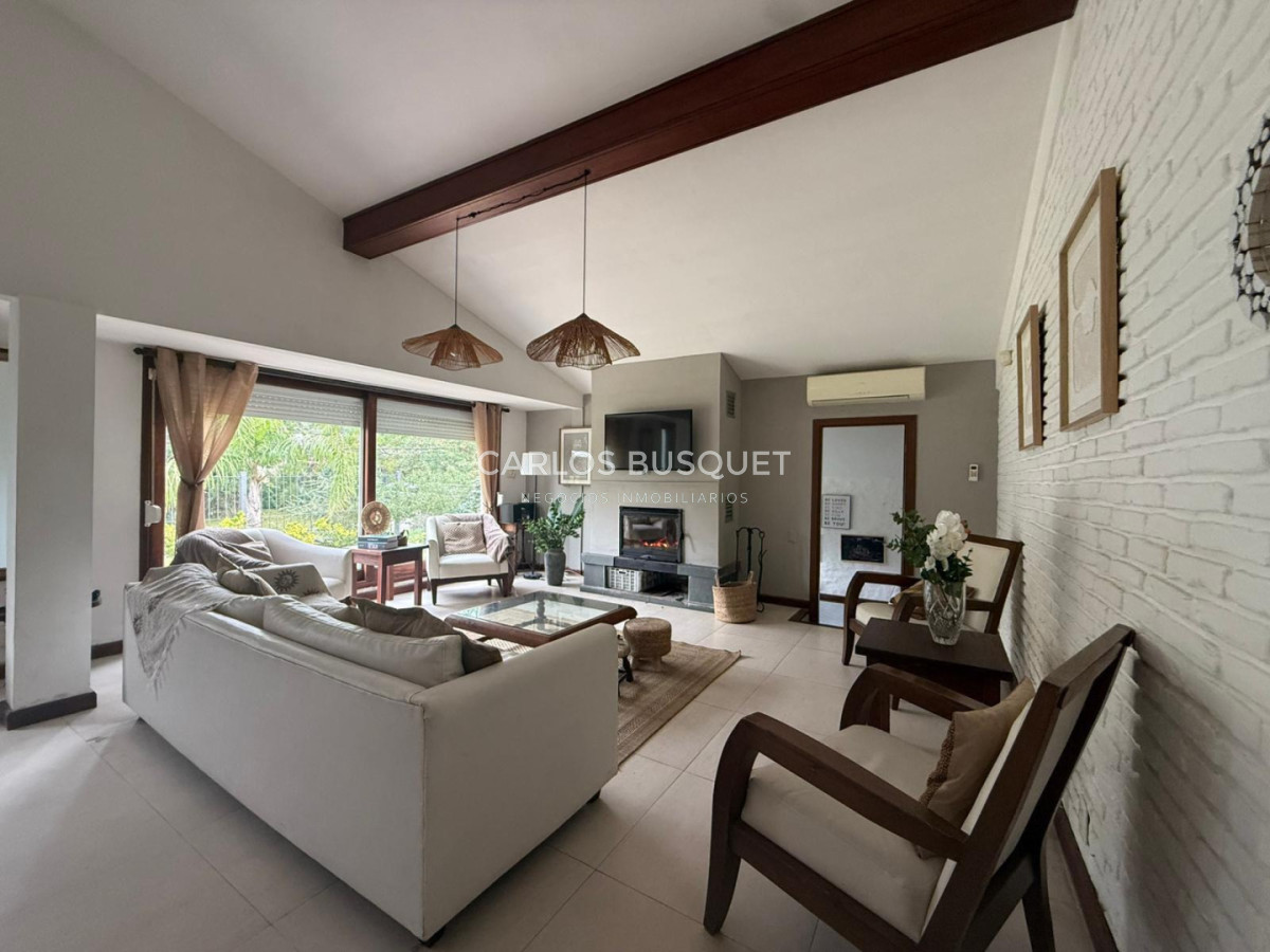 Casa ID.1807 - Alquiler temporal de casa 4 dormitorios con piscina en San Rafael Punta Del Este