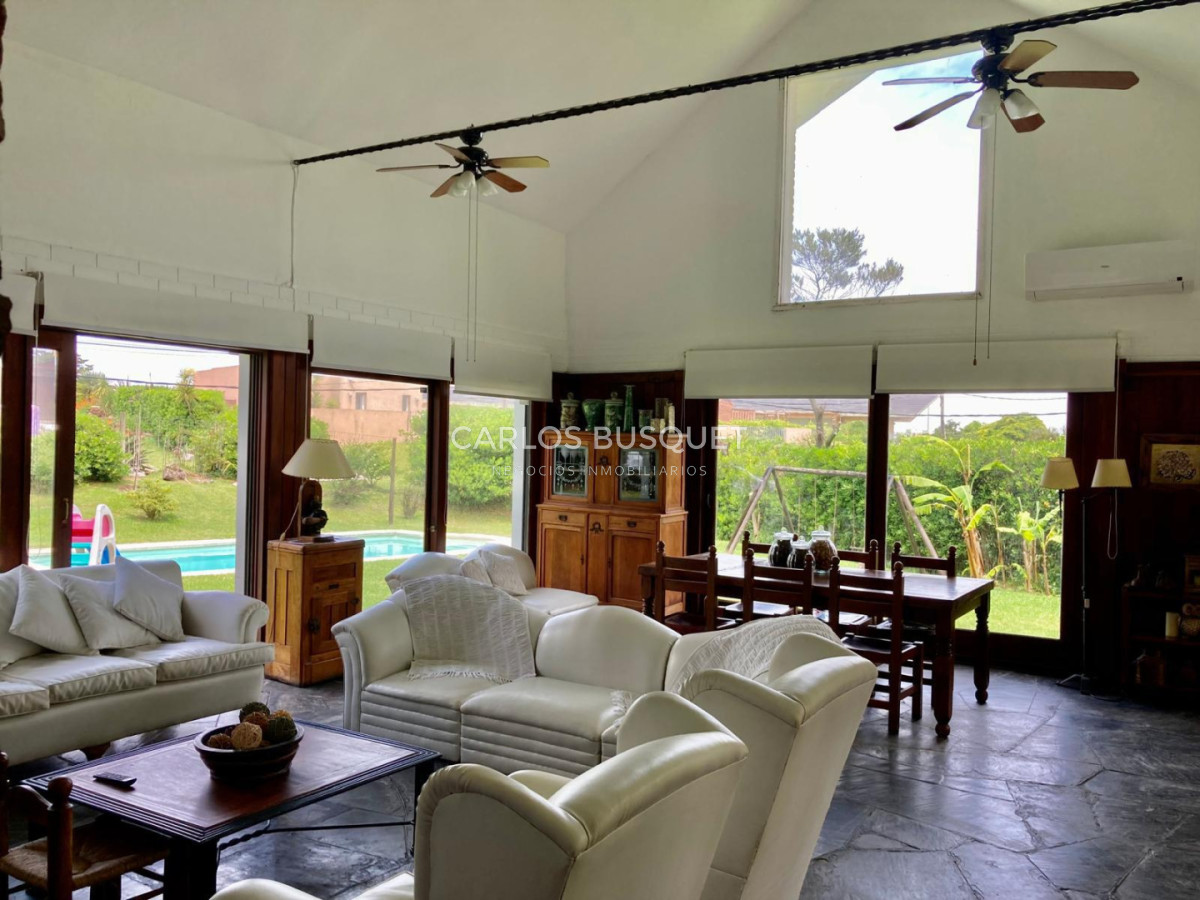Casa ID.1784 - Alquiler temporal casa en Playa Mansa, Punta Del Este 4 dormitorios