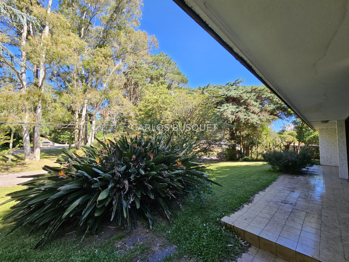 Casa ID.1512 - Casa en venta en barrio Lugano